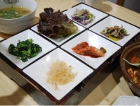 지중해마을 관광객들이 즐겨 찾는 한정식 맛집의 인기 비결