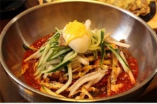 다가오는 여름 대비, 냉면으로 유명한 맛집 경남 사천 ‘청하면옥’