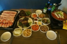 SNS에서도 화제를 모은 신림 맛집 꽃마차 대박 무한리필 메뉴