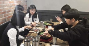 대전문화여중 영화관람 및 외식체험