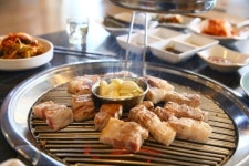 25년 경력과 전통 자랑하는 이천맛집 국내산 생삼겹살 맛 화제