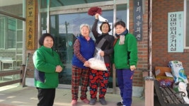 청양 청남면 새마을협 경로당에 가래떡 전달