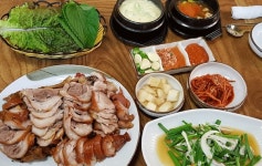 왕족발과 가브리살 보쌈의 진화된 맛 보이는 족족