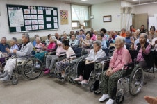 부여군시설관리공단, 노사공동 요양원 어르신께 행복한 음악 선물