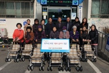 서구 변동, 독거노인 실버카 전달