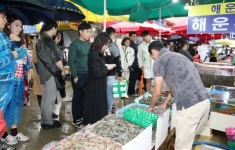 가을 제철 대하의 참맛 즐길 기회...태안 안면도 백사장 대하축제 개막