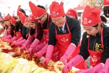 나눔과 문화가 함께하는 한민시장 김장문화제 성황