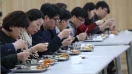 대전 동구, 코로나19 예방 한 줄로 식사하기 시행