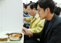 대전 서구, 구내식당 종이 가림막 설치