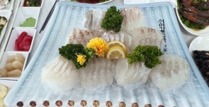 안면도 백사장항의 횟집 명소 자연산횟집