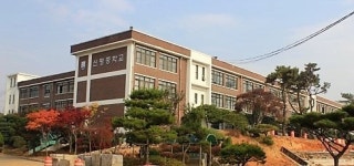 당진시 신평중, 백신 미접종 학생인솔 단체영화관람