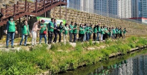 대전동구새마을회   대동천 살리기 EM흙공 던지기 행사 가져