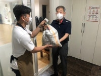 천안시 불당1동 오리세상 경로당에 옥수수 전달