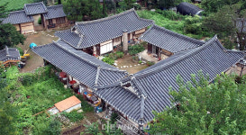 아직 빛 못 본 유물 많아 외암마을 참판댁 종손의 당부 