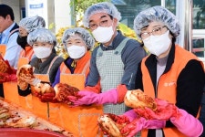 유천1동, 16일 소외계층 200여 가구에 사랑나눔 김장 전달
