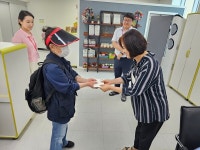 천안시종합사회복지관, 위기 가정에 성금 전달