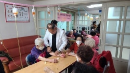 계룡재활의학과의원, 태평1동 어르신께 사랑의 의료봉사