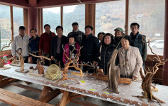 황간면 원촌리 주민들, 목재 공예품 전시관 운영