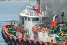 보령 오천항 예인선 화재..승선원 전원 구조