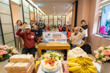 동구정다운어르신복지관, 어르신들에 생신 밥상 선물