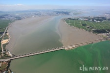 닫힌 금강하구, 생태복원과 지역상생 향한 전환점 되나?