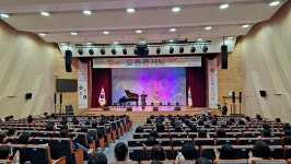 교사가 예술을 알아야 학생에게 감성을 전달하지