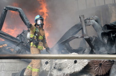 안산 반월공단 필름제조공장서 불...진화중