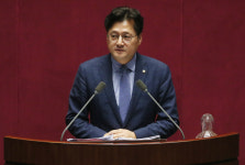 <열린아침 김만흠입니다> 홍익표 공개된 문건은 분명한 서별관회의 자료