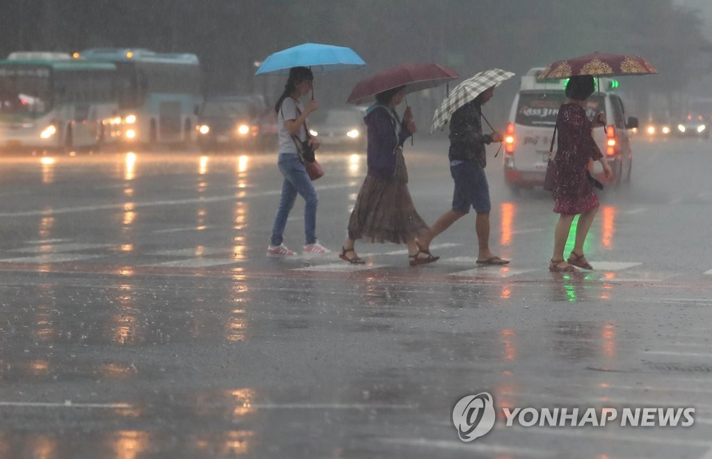 서울·수도권, 집중호우에 호우특보와 호우경보 발령...긴급 대피·안전수칙 필수
