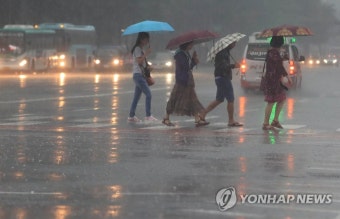 전국 흐리고 비 계속…서울·인천·광주 호우주의보는 해제