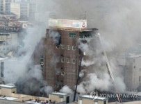 제천 스포츠센터 화재 사망 23명으로 늘어…사우나 갇혀 참변