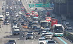 Traffic Builds Up On Highways As Chuseok Holiday Begins