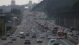 Chuseok Day Traffic Begins To Build Up Heading In, Out Of Seoul 