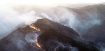 삼척 산불 13시간만에 진화하고 잔불 정리…산림 10·주택 1채 불타