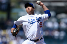 류현진 선수, 18년 만에 한국인 MLB 개막전 승리 투수