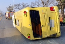 청주에서 어린이집 버스 충돌 사고로 넘어져…모두 경상