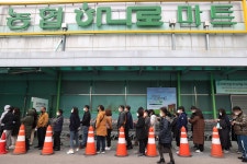 전국 농협 하나로마트에 오늘 마스크 70만개 공급