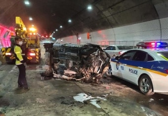인천 북항터널서 승용차 벽 들이박아…70대 운전자 숨져