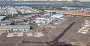 태풍 장미 영향으로 부산 김해공항 국내선 63편 사전 결항