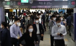 서울서 가장 붐비는 지하철역은 강남역·버스 정류장은 고속터미널