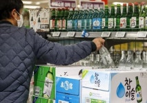 화물연대 파업에 출하 막힌 소주…편의점 CU도 발주 제한