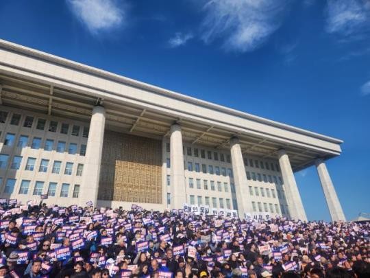 윤석열 대통령 탄핵안 2차 표결, 야당과 여당 대결 예상