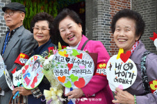 노인의 날, 가톨릭 어르신들 함박 웃음