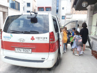 [사랑이피어나는곳에] 시골 아이들의 ‘발’ 10년 된 승합차 자꾸 말썽