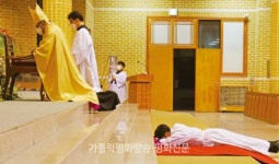 원주교구 새 사제 1명 탄생 “기도하는 사제 되라”
