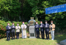 선교사와 제주도민 손 맞잡은 ‘화해의 탑’… 상생의 발걸음 내딛은 제주