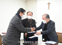 서울대교구 옹기장학회, 북방선교 꿈꾸는 신학생 13명에게 장학금 전달