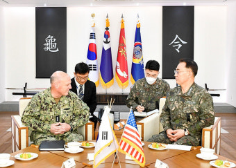 한미 해군참모총장 대담…