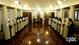 은수의 삶과 공동생활의 조화, 침묵 속에 피어나는 영성의 꽃