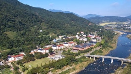 강 건너 마을 성심원 개원 65주년 맞아